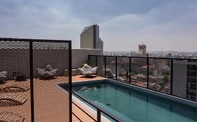 Paradise Flat Witgdl